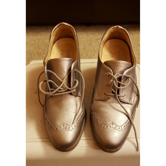 Naturalizer Wingtip Heeled Oxford Shoes Size 7w Color silver matte Preowned - Picture 1 of 5